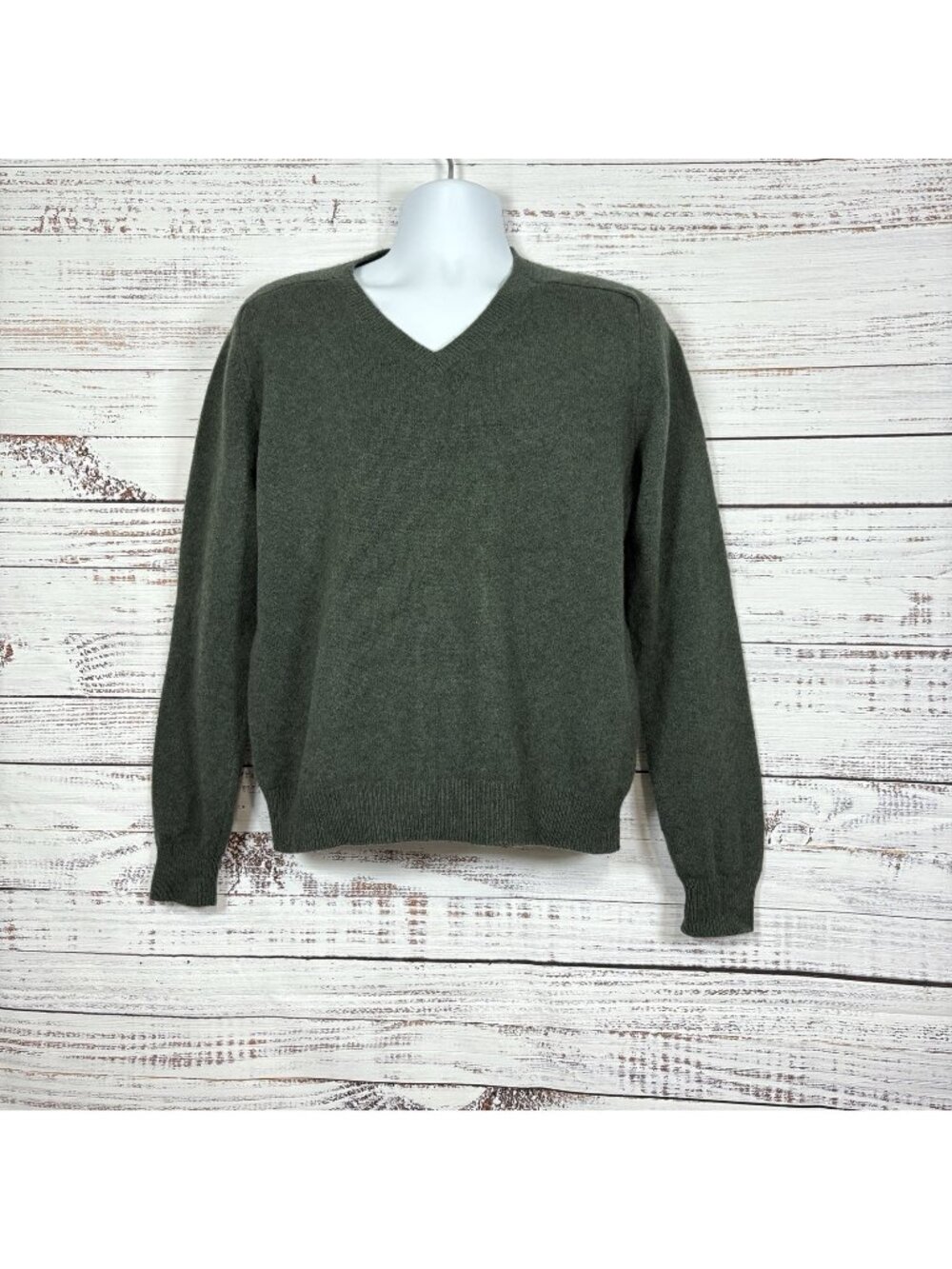 Grant Thomas 100% Wool V Neck Long Sleeve Sweater